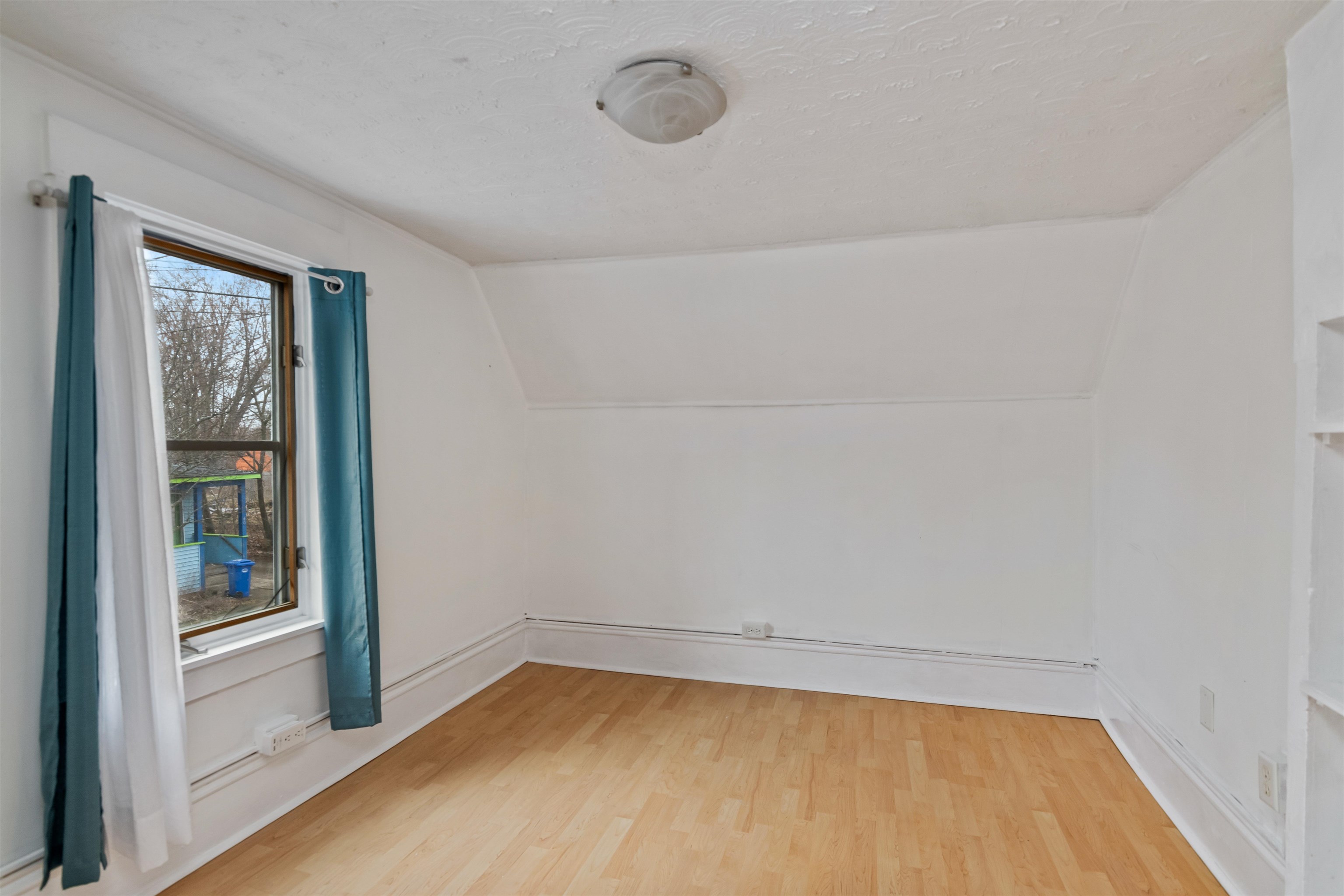 35 Convent Square, Unit 2 Burlington, VT 05401 - Photo 16 of 27