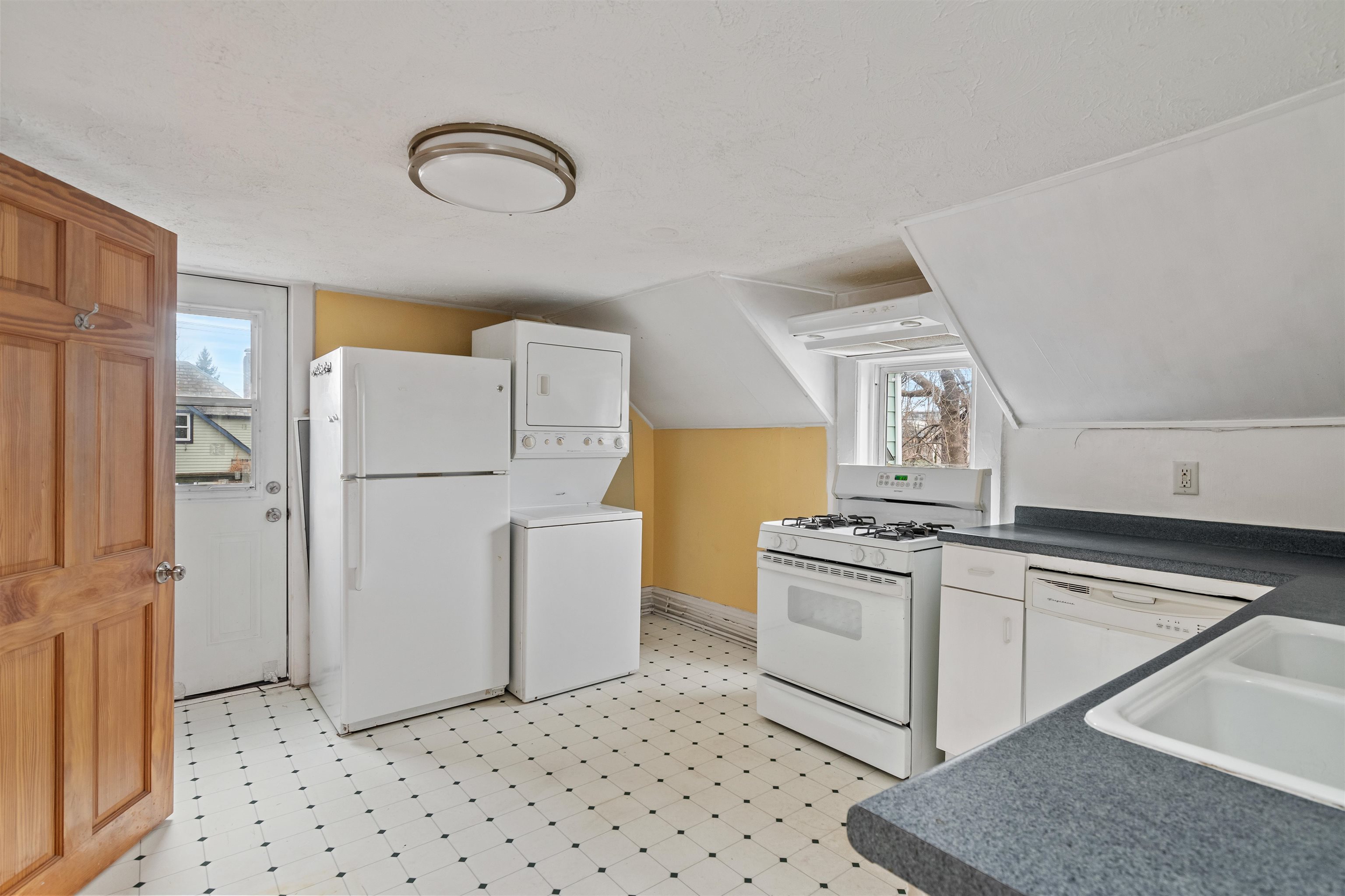 35 Convent Square, Unit 2 Burlington, VT 05401 - Photo 7 of 27