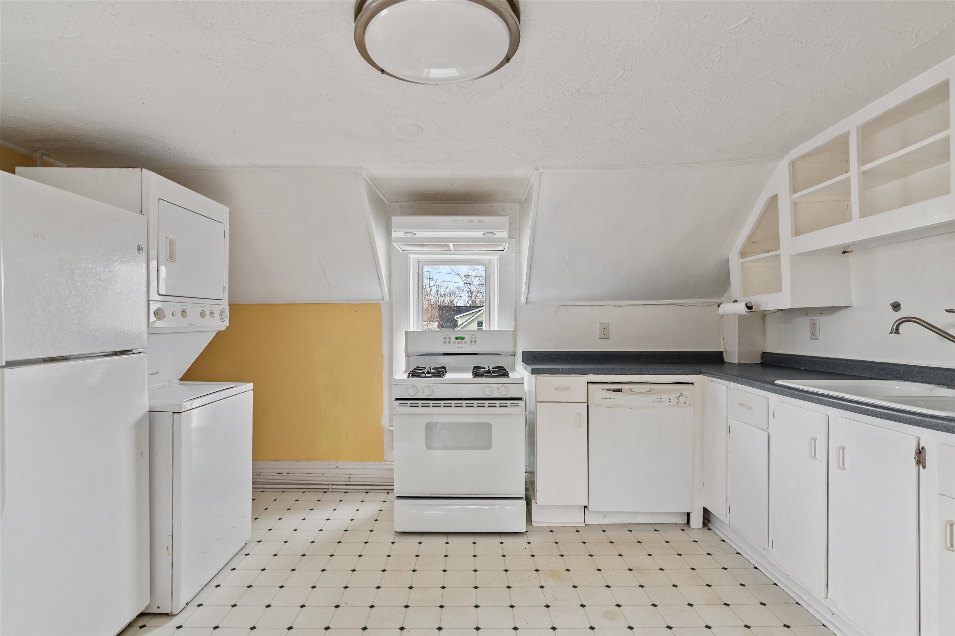 35 Convent Square, Unit 2 Burlington, VT 05401 - Photo 8 of 27