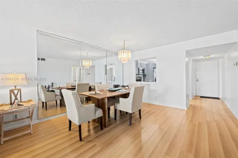 $199,999 | 4025 North Nob Hill Road, Unit 301, Sunrise, FL 33351