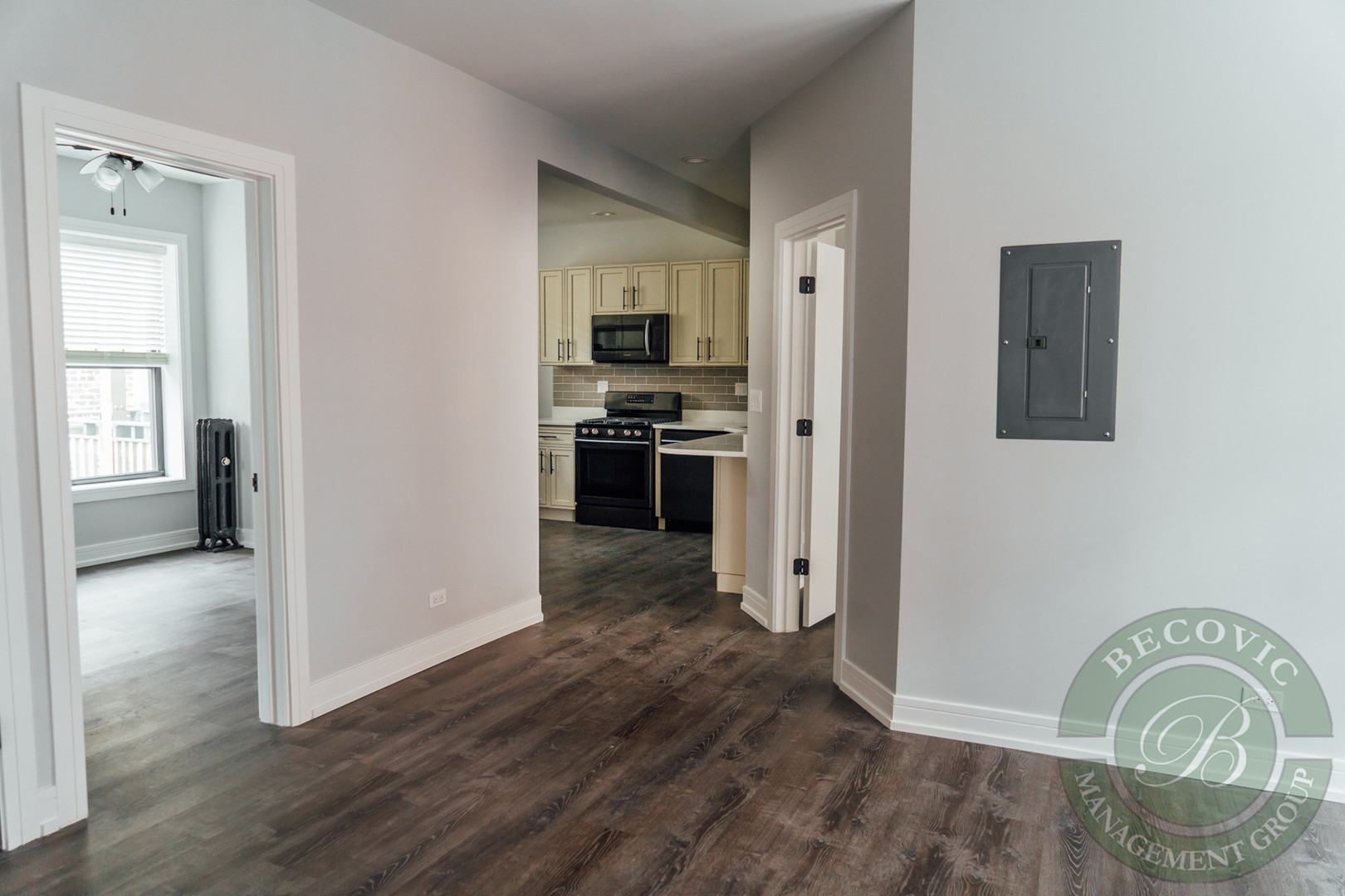 6109 North Winthrop Avenue, Unit 2 Chicago, IL 60660 - Photo 8 of 15 a view of a kitchen cabinets and wooden floor