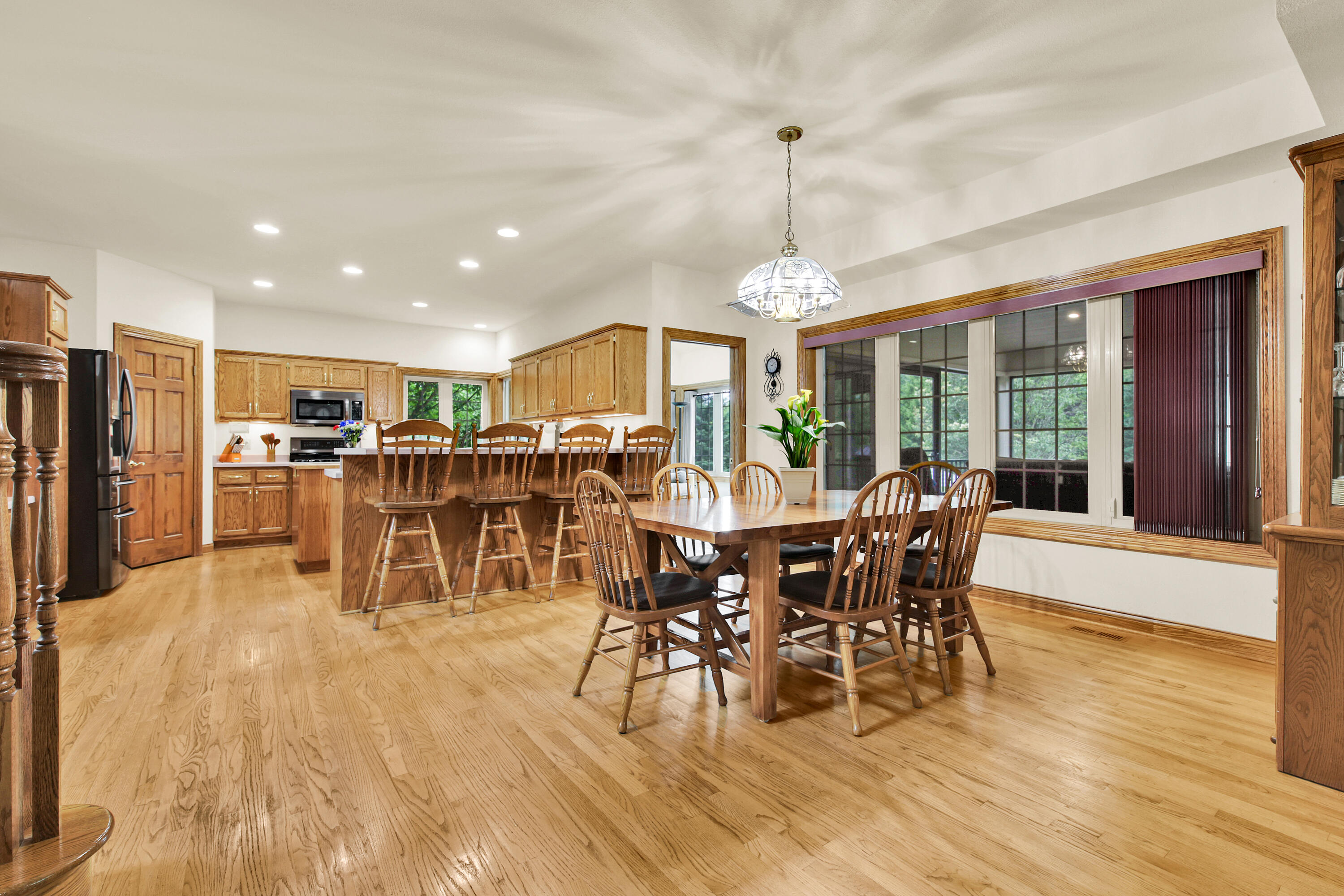 615 Kettle Ridge Richfield, WI 53017 - Photo 6 of 44 Dinette