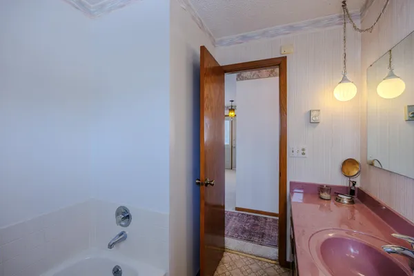 $209,900 | 1804 Delton Avenue Northwest, Bemidji, MN 56601