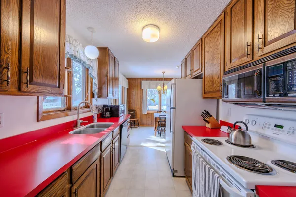 $209,900 | 1804 Delton Avenue Northwest, Bemidji, MN 56601