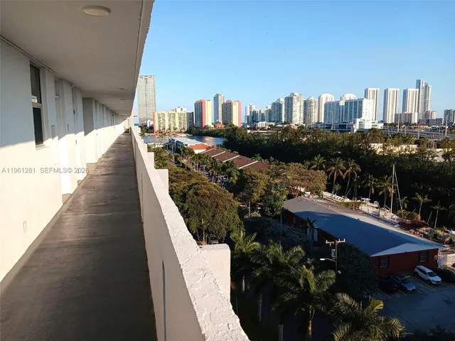 $2,400 | 3703 Northeast 166th Street, Unit 1007, North Miami Beach, FL 33160