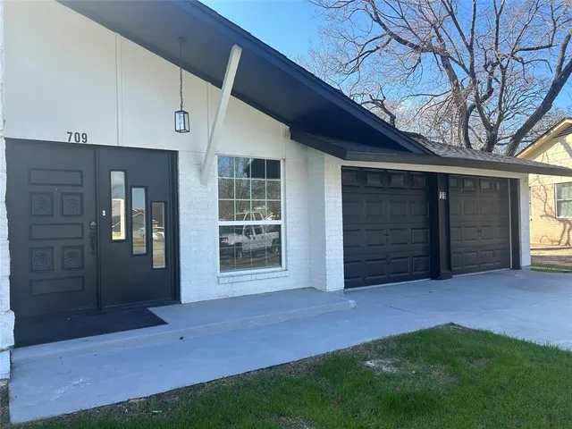 $320,000 | 709 Fouts Drive, Irving, TX 75061