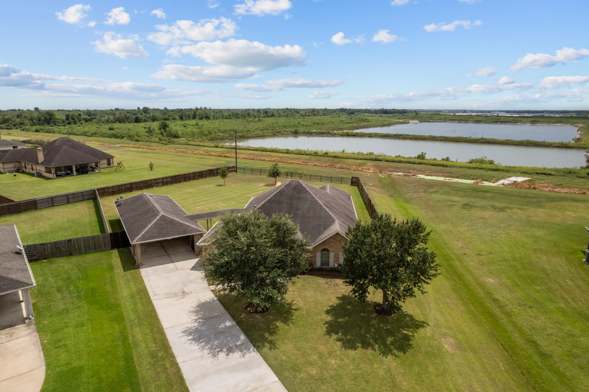 28027 Trade Wind Court Rosharon, TX 77583 - Photo 32 of 37 Gallery Image 32