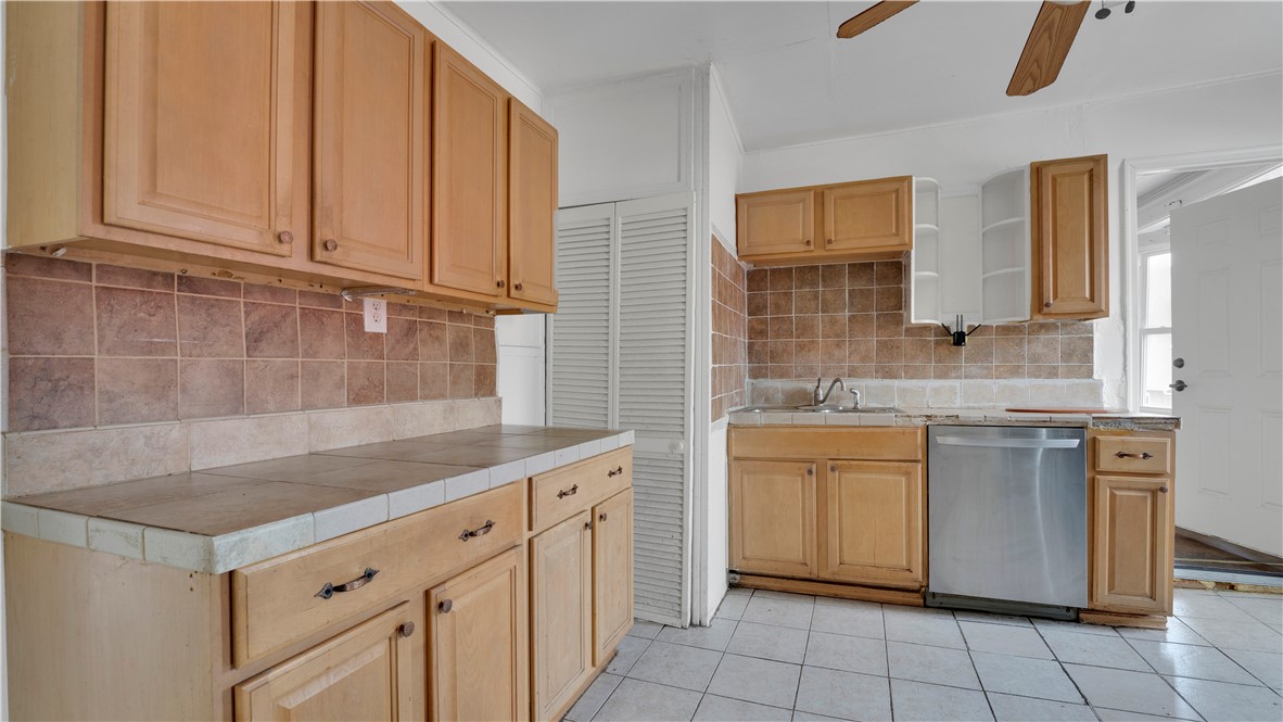764 Jay Street, Unit 2 Rochester, NY 14606 - Photo 11 of 26