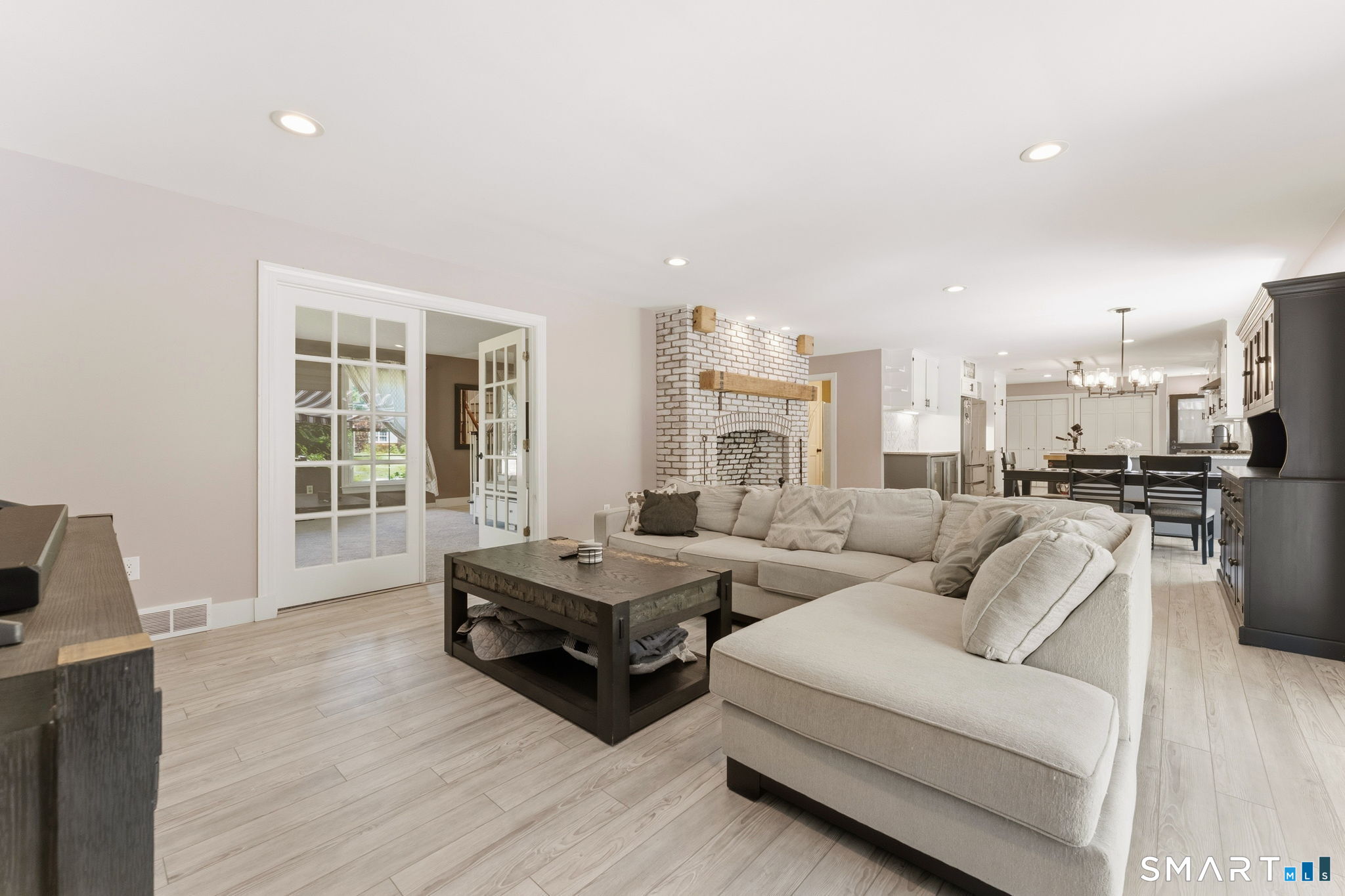 447 Hart Street Bristol, CT 06010 - Photo 12 of 40