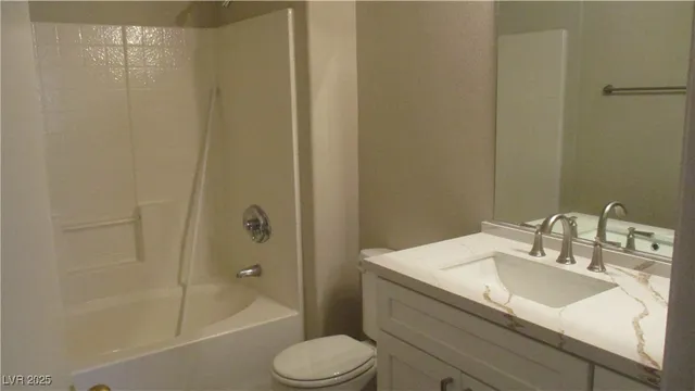 $1,450 | 8250 North Grand Canyon Drive, Unit 2140, Las Vegas, NV 89166