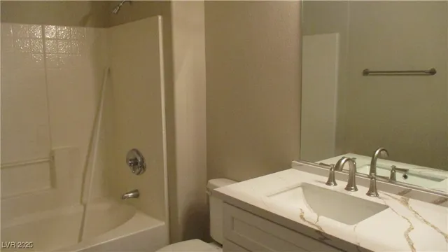 $1,450 | 8250 North Grand Canyon Drive, Unit 2140, Las Vegas, NV 89166