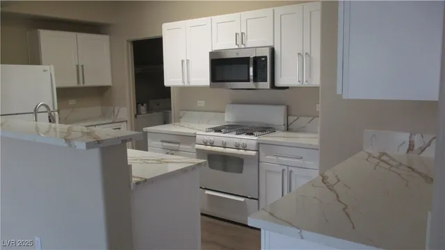 $1,450 | 8250 North Grand Canyon Drive, Unit 2140, Las Vegas, NV 89166