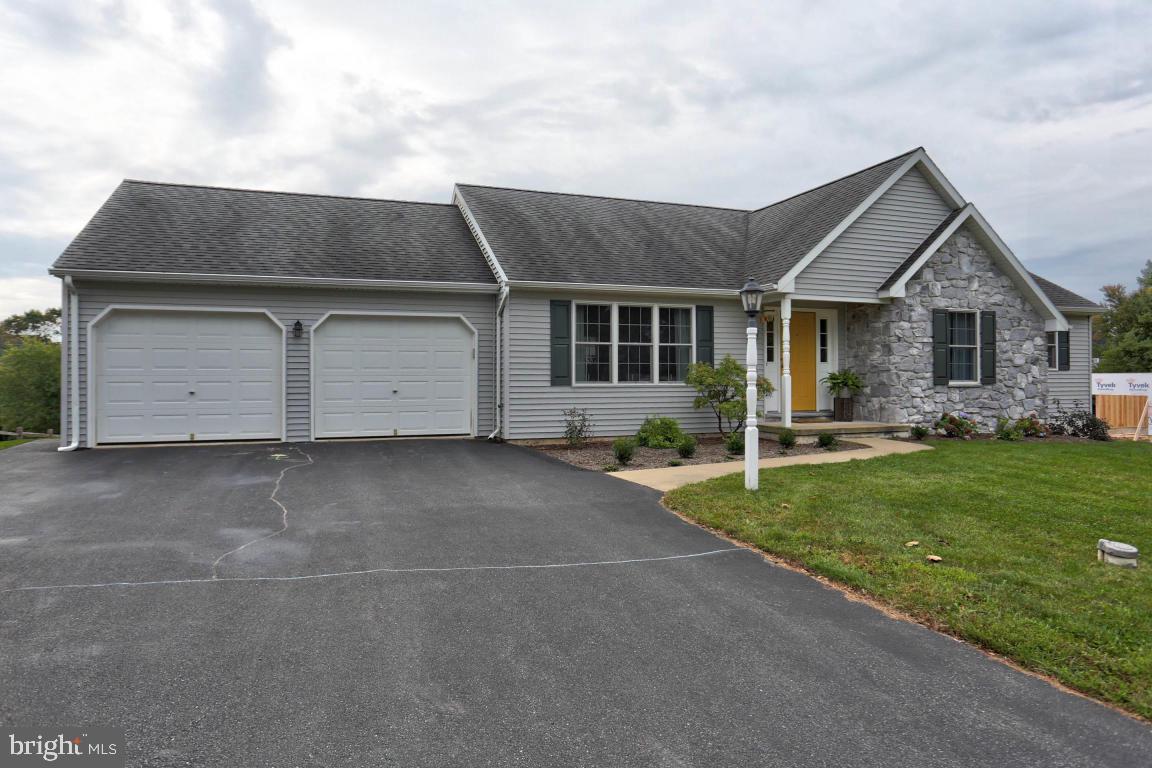 205 Snavely Mill Road Lititz, PA 17543 - Photo 2 of 35