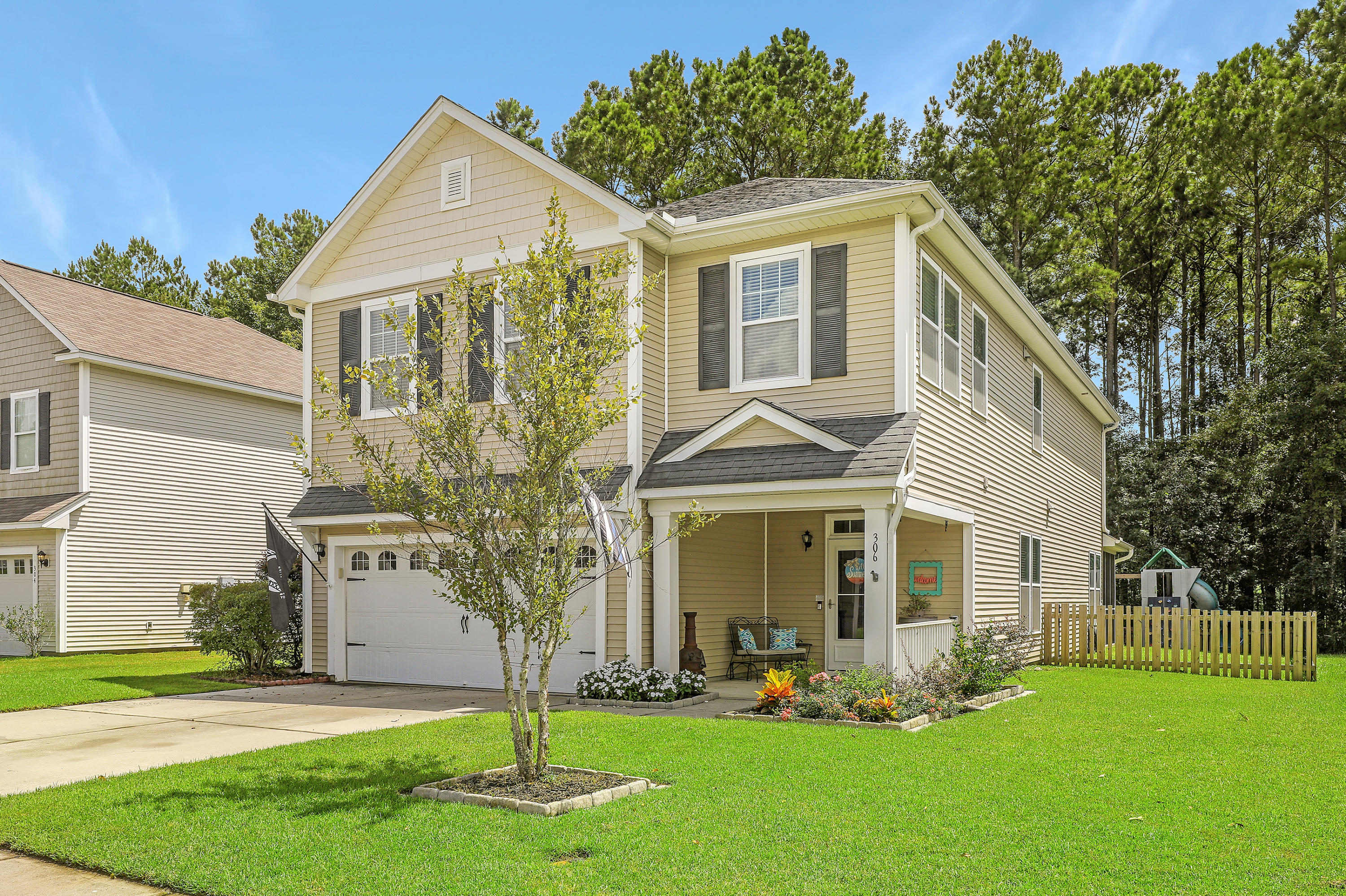 306 Killarney Trail Moncks Corner, SC 29461 - Photo 3 of 37 1R3A6837