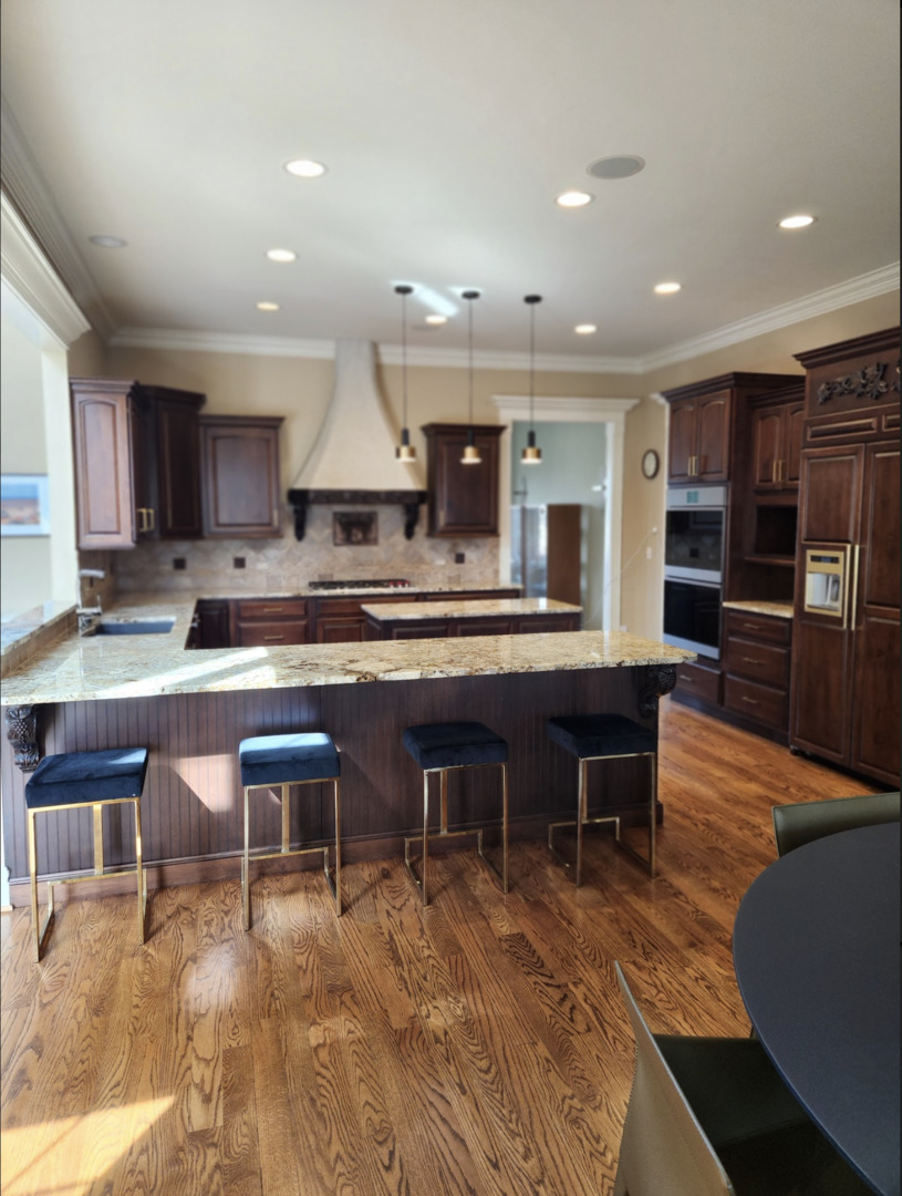 17451 Bridle Trail Road Gurnee, IL 60031 - Photo 18 of 50 a kitchen with a table and chairs in it