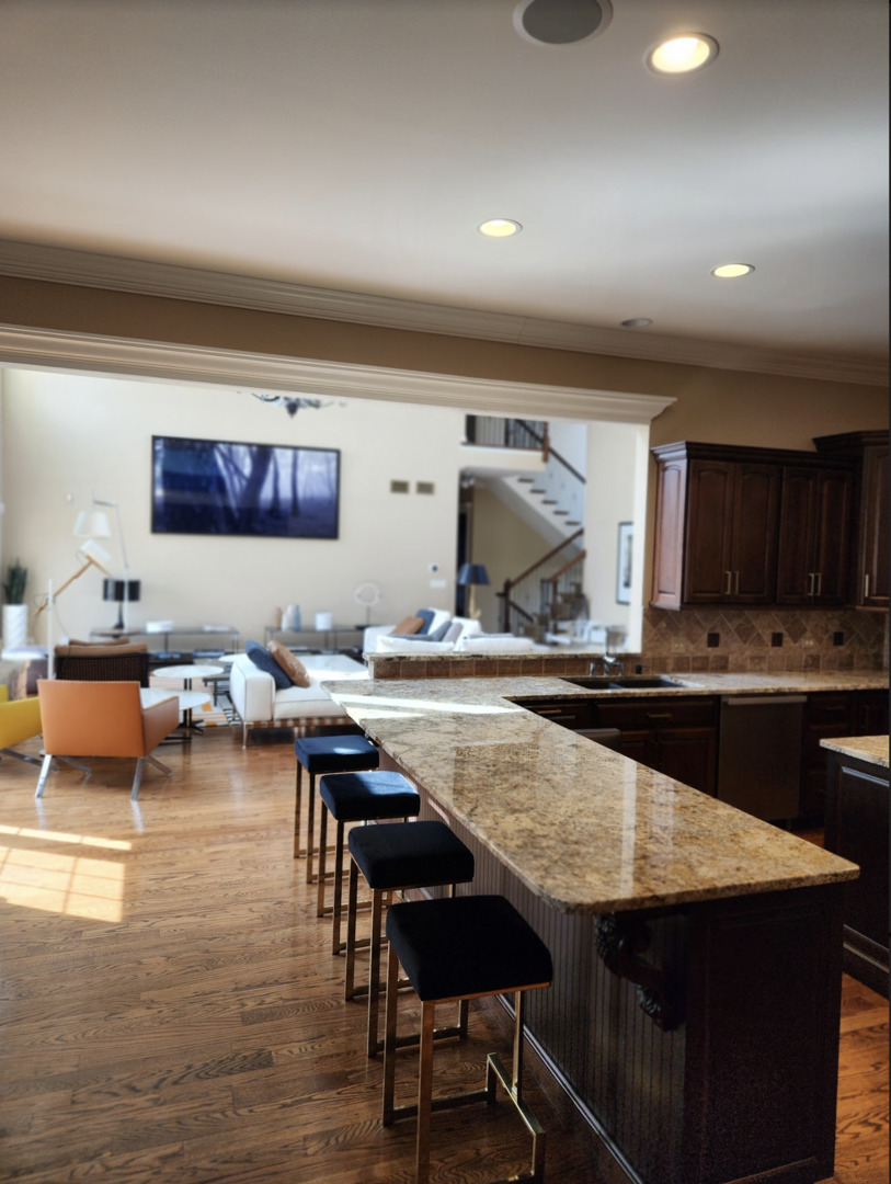 17451 Bridle Trail Road Gurnee, IL 60031 - Photo 20 of 50 a kitchen with a table and chairs in it