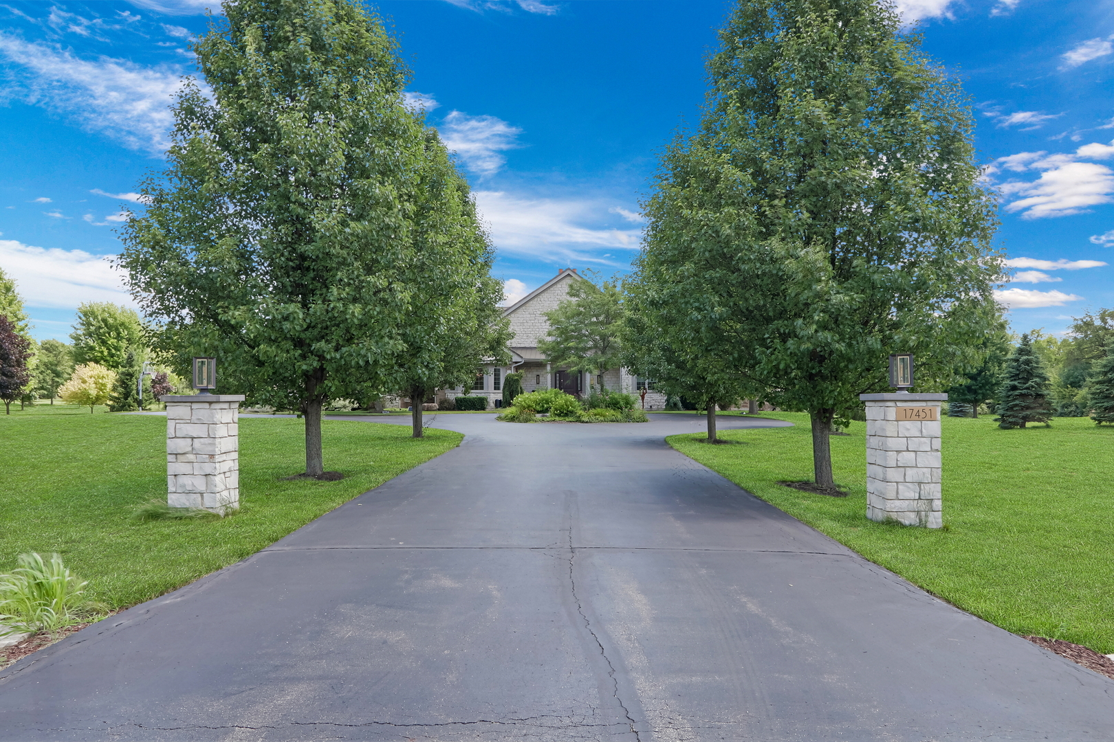17451 Bridle Trail Road Gurnee, IL 60031 - Photo 2 of 50 a view of a park with large trees