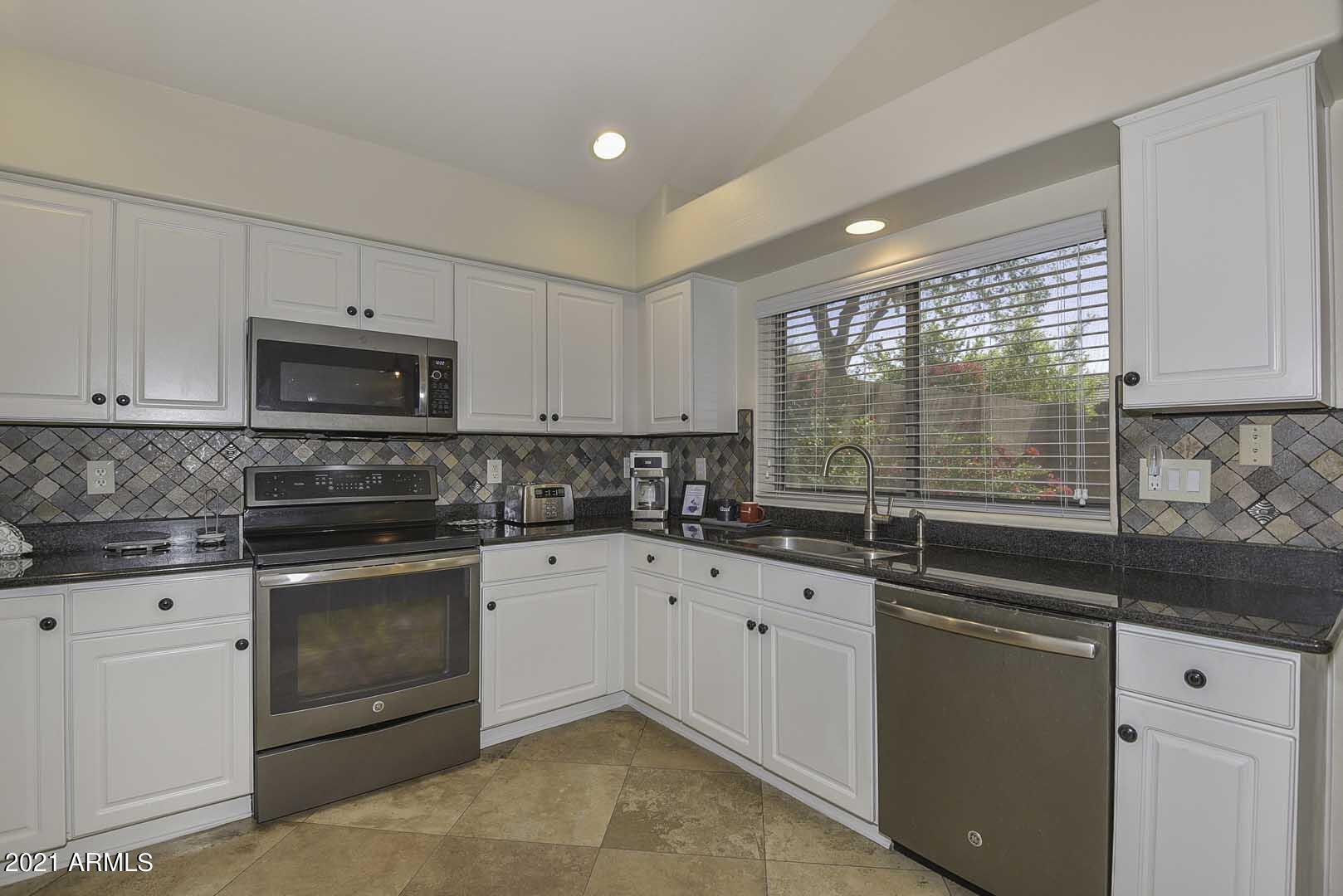 6343 West Briles Road Phoenix, AZ 85083 - Photo 2 of 43 Kitchen