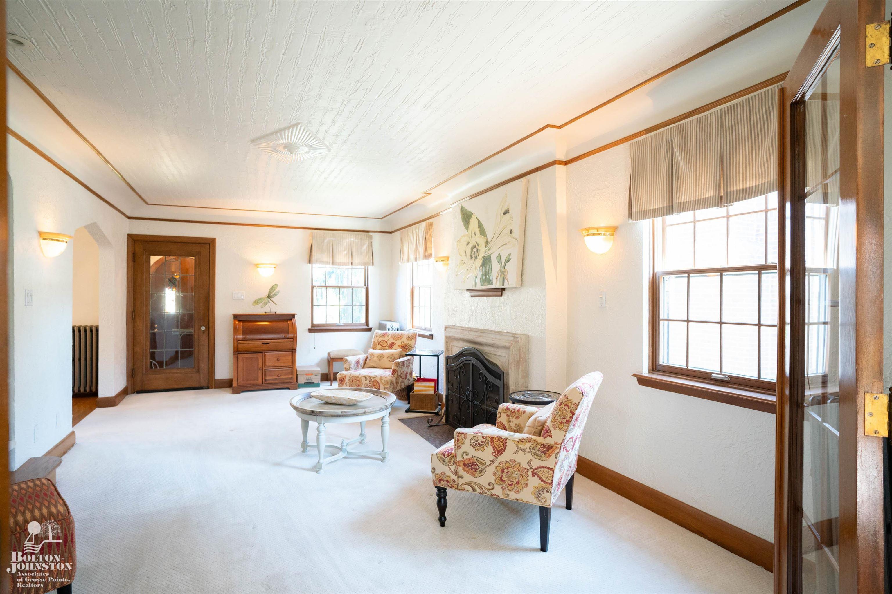 259 McMillan Road Grosse Pointe Farms, MI 48236 - Photo 5 of 39