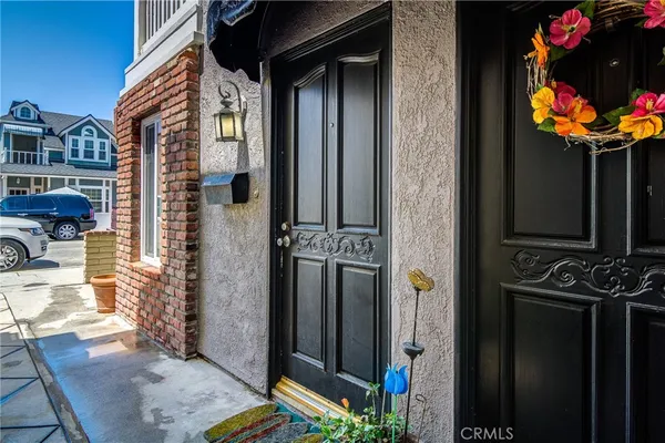 $3,615 | 110 31st Street, Unit A, Newport Beach, CA 92663