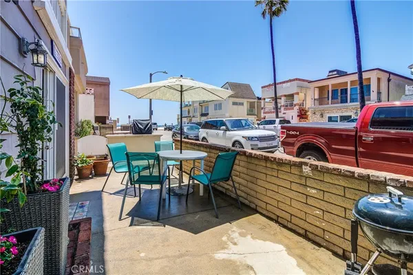 $3,615 | 110 31st Street, Unit A, Newport Beach, CA 92663