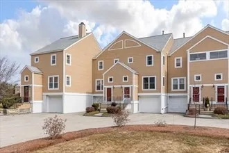 $2,500 | 20 Camelot Drive, Unit 20, Worcester, MA 01602
