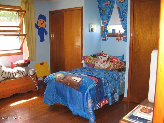 585 Ridge Avenue Hawley, PA 18428 - Photo 15 of 16 17 Bedroom 2 (640x480)