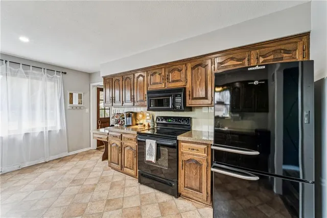 $375,000 | 6007 Trott Road, Belton, MO 64012