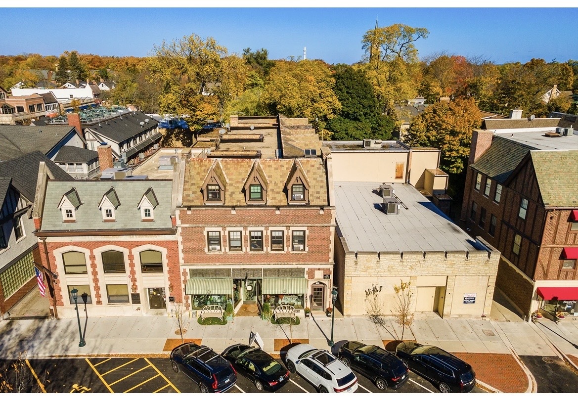 733 Elm Street, Unit 301 Winnetka, IL 60093 - Photo 2 of 7