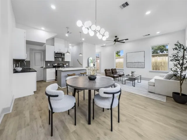 $2,250 | 2410 Vaughn Street, Unit B, Houston, TX 77093