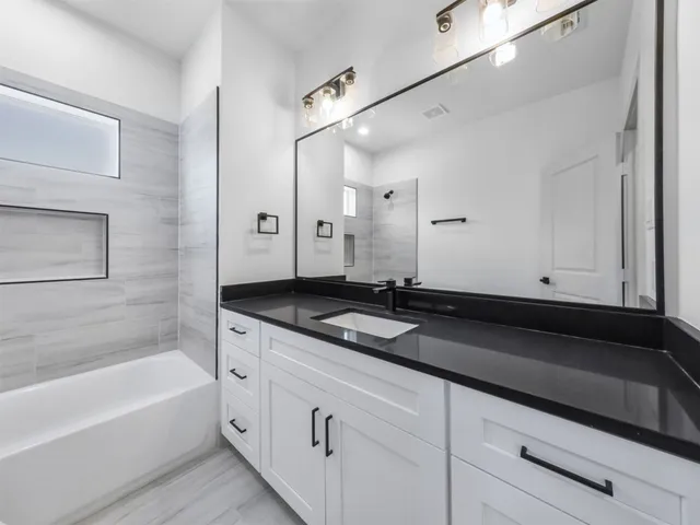 $2,250 | 2410 Vaughn Street, Unit B, Houston, TX 77093