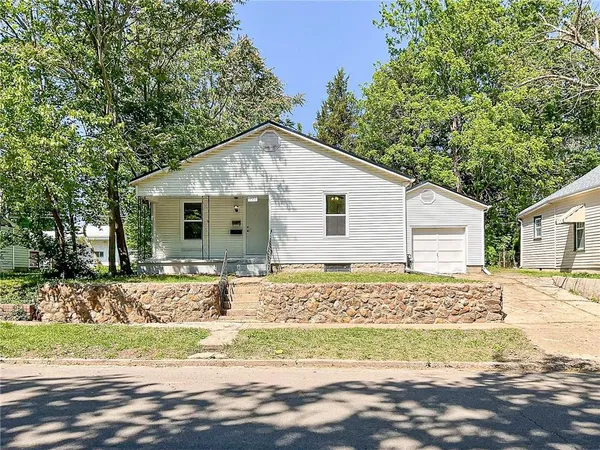 $178,800 | 1720 South Stewart Avenue, Sedalia, MO 65301