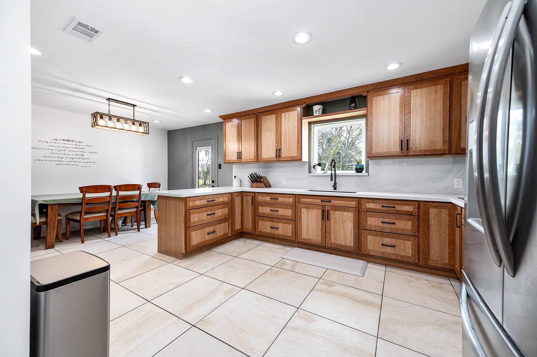1619 County Road 387 Rosharon, TX 77583 - Photo 13 of 49 Kitchen as seen from the living room, offering ample space for multiple people to cook and gather.