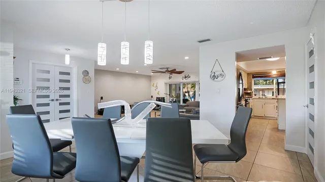 $1,250,000 | 5921 Southwest 17th Street, Plantation, FL 33317