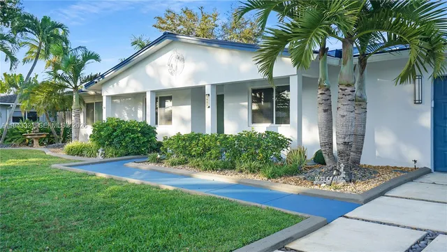 $1,250,000 | 5921 Southwest 17th Street, Plantation, FL 33317