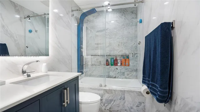 $1,250,000 | 5921 Southwest 17th Street, Plantation, FL 33317