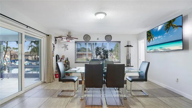 $1,250,000 | 5921 Southwest 17th Street, Plantation, FL 33317