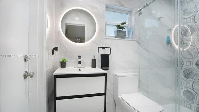 $1,250,000 | 5921 Southwest 17th Street, Plantation, FL 33317