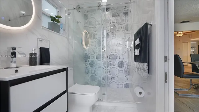 $1,250,000 | 5921 Southwest 17th Street, Plantation, FL 33317