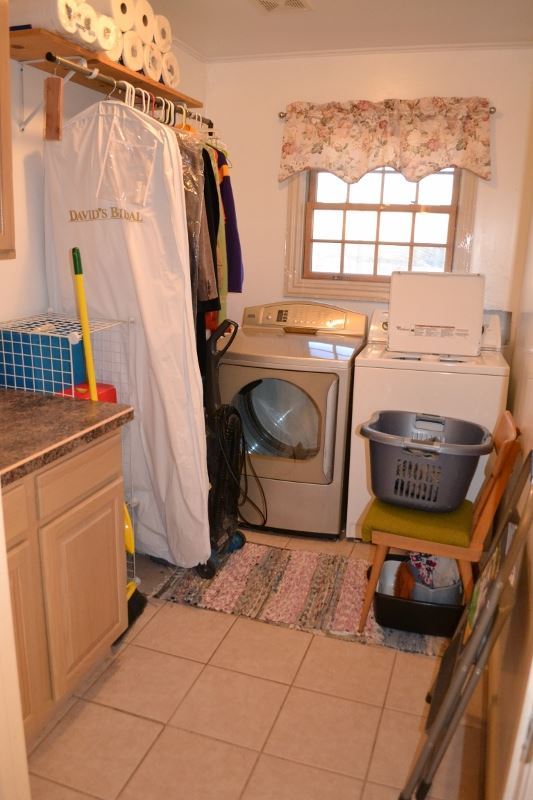 1052 West 8th S Street Snowflake, AZ 85937 - Photo 19 of 36 a utility room with dryer and washer