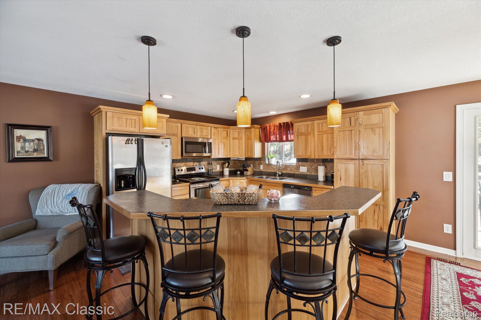 1712 Ridge Road White Lake, MI 48383 - Photo 5 of 33 Gallery Image 5