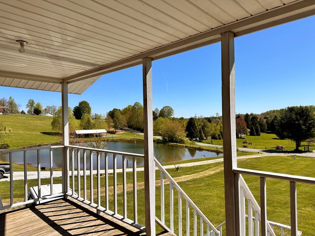 542 Volunteer Road Fancy Gap, VA 24328 - Photo 4 of 34 Gallery Image 4
