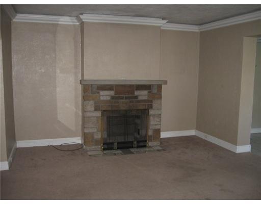 124 Rock Run Road Elizabeth, PA 15037 - Photo 5 of 18 Living Room.