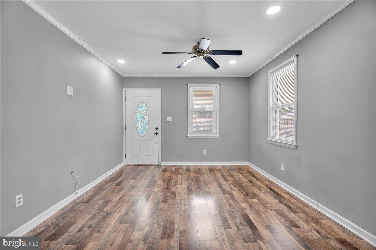 211 South Cedar Avenue Maple Shade, NJ 08052 - Photo 7 of 34 Bright living room front entryway
