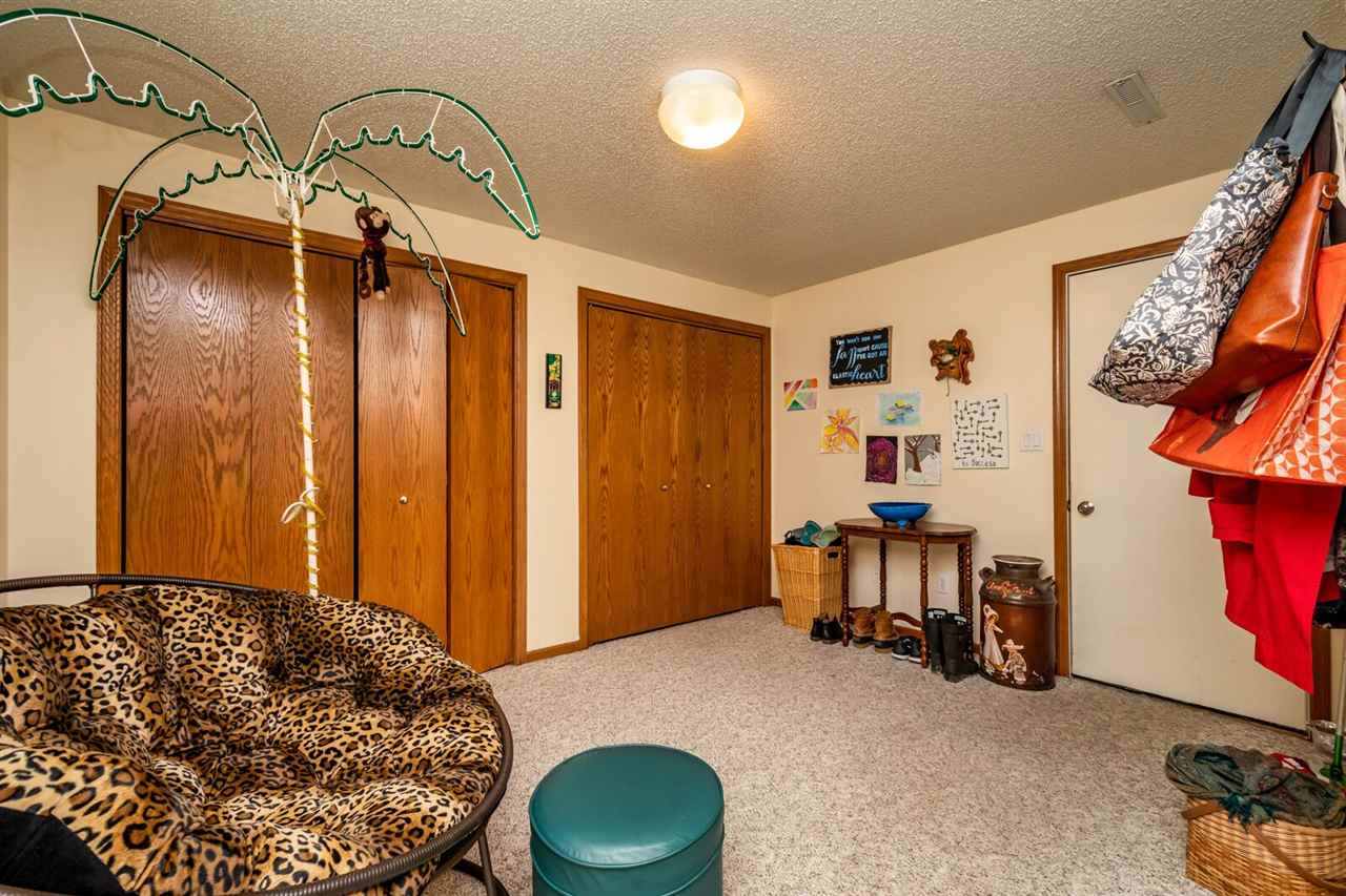 1923 Earl Road Iowa City, IA 52246 - Photo 17 of 19 Gallery Image 17