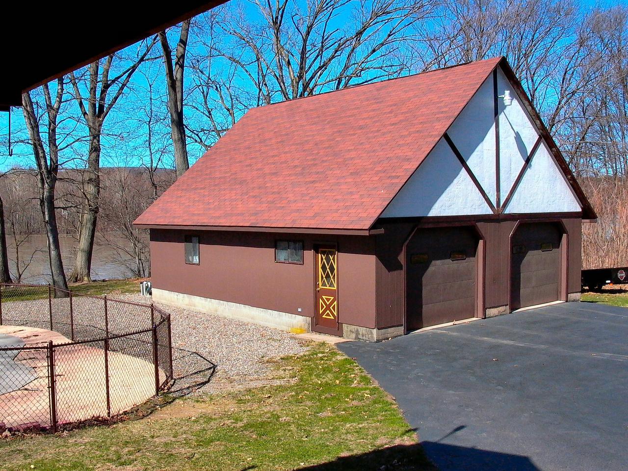 1020 Riverside Boulevard Nescopeck, PA 18635 - Photo 3 of 11 Huge Garage