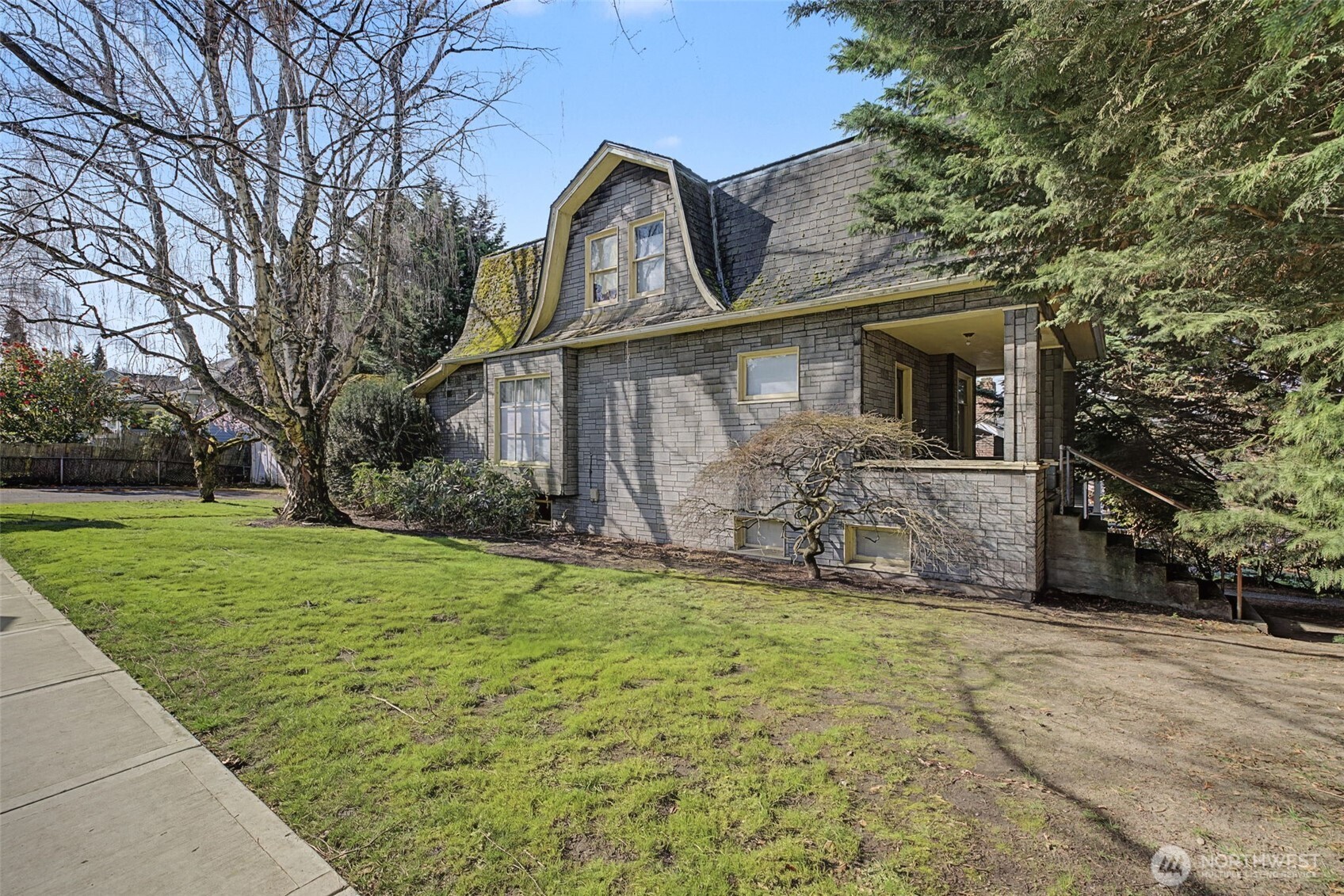 1857 North 54th Street Seattle, WA 98103 - Photo 2 of 9