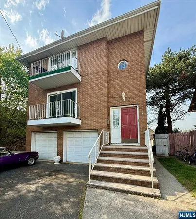 $2,900 | 135 Jay Avenue, Unit 1, Lyndhurst, NJ 07071