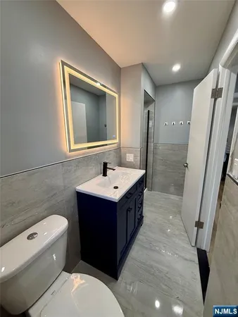 $2,900 | 135 Jay Avenue, Unit 1, Lyndhurst, NJ 07071