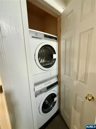 $2,900 | 135 Jay Avenue, Unit 1, Lyndhurst, NJ 07071